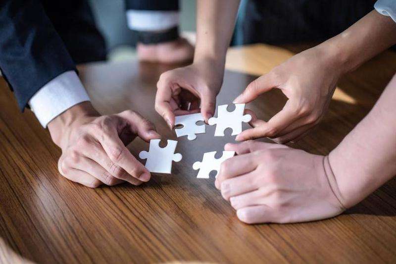 探讨Facebook小组的成员数量和互动方式